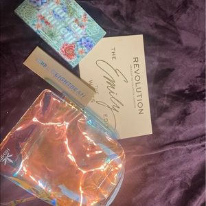 Makeup palletes and a free back!!!